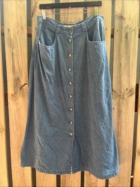 Preston & York Button-Front A-Line Denim Skirt in Blue | W: 35